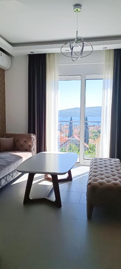 Eden Apartments Tivat Buitenkant foto