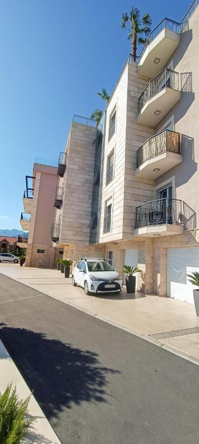 Eden Apartments Tivat Buitenkant foto