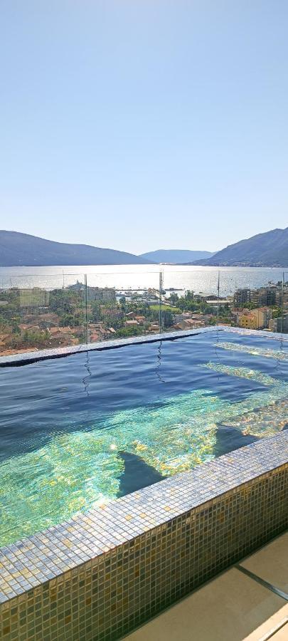 Eden Apartments Tivat Buitenkant foto