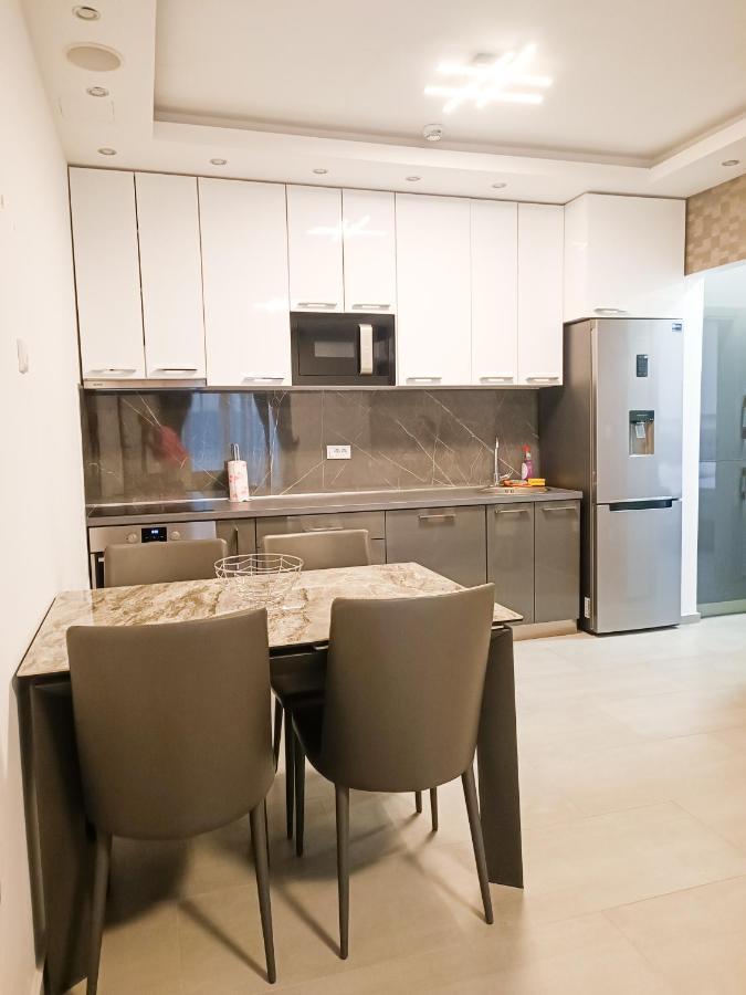 Eden Apartments Tivat Buitenkant foto