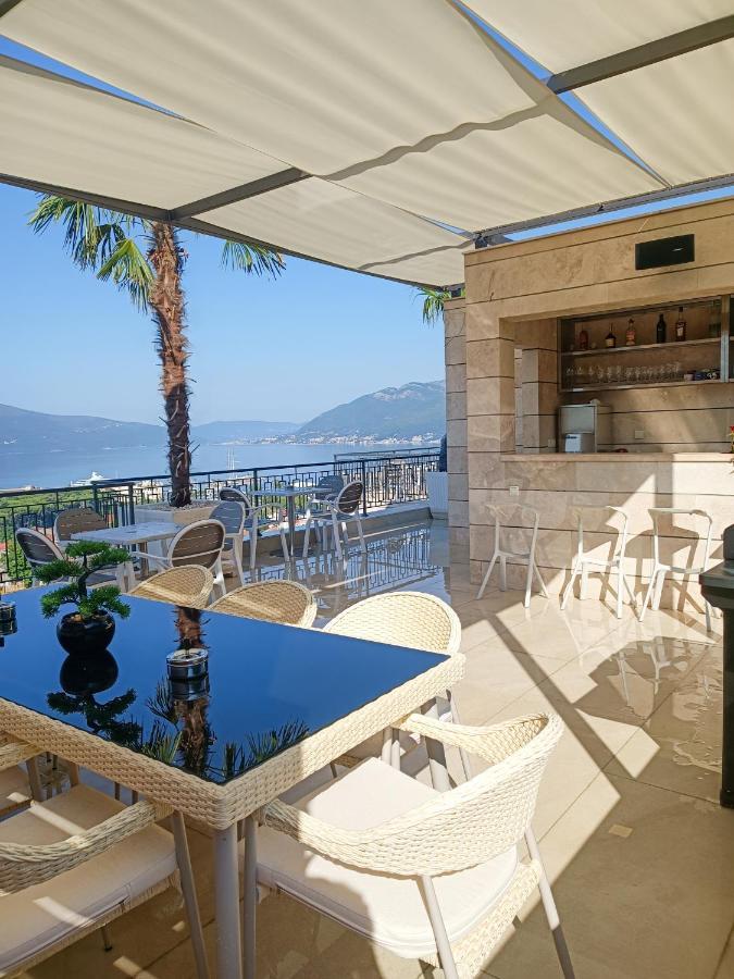 Eden Apartments Tivat Buitenkant foto
