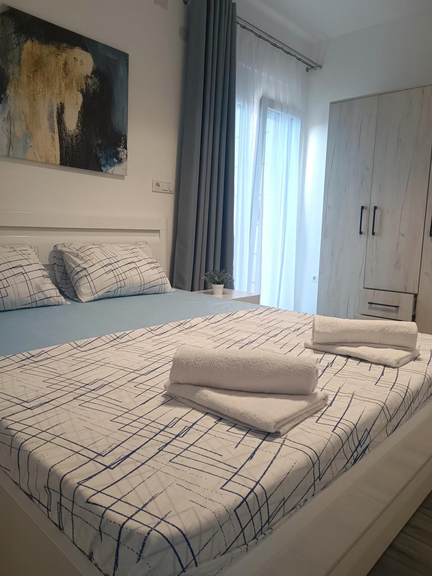 Eden Apartments Tivat Buitenkant foto