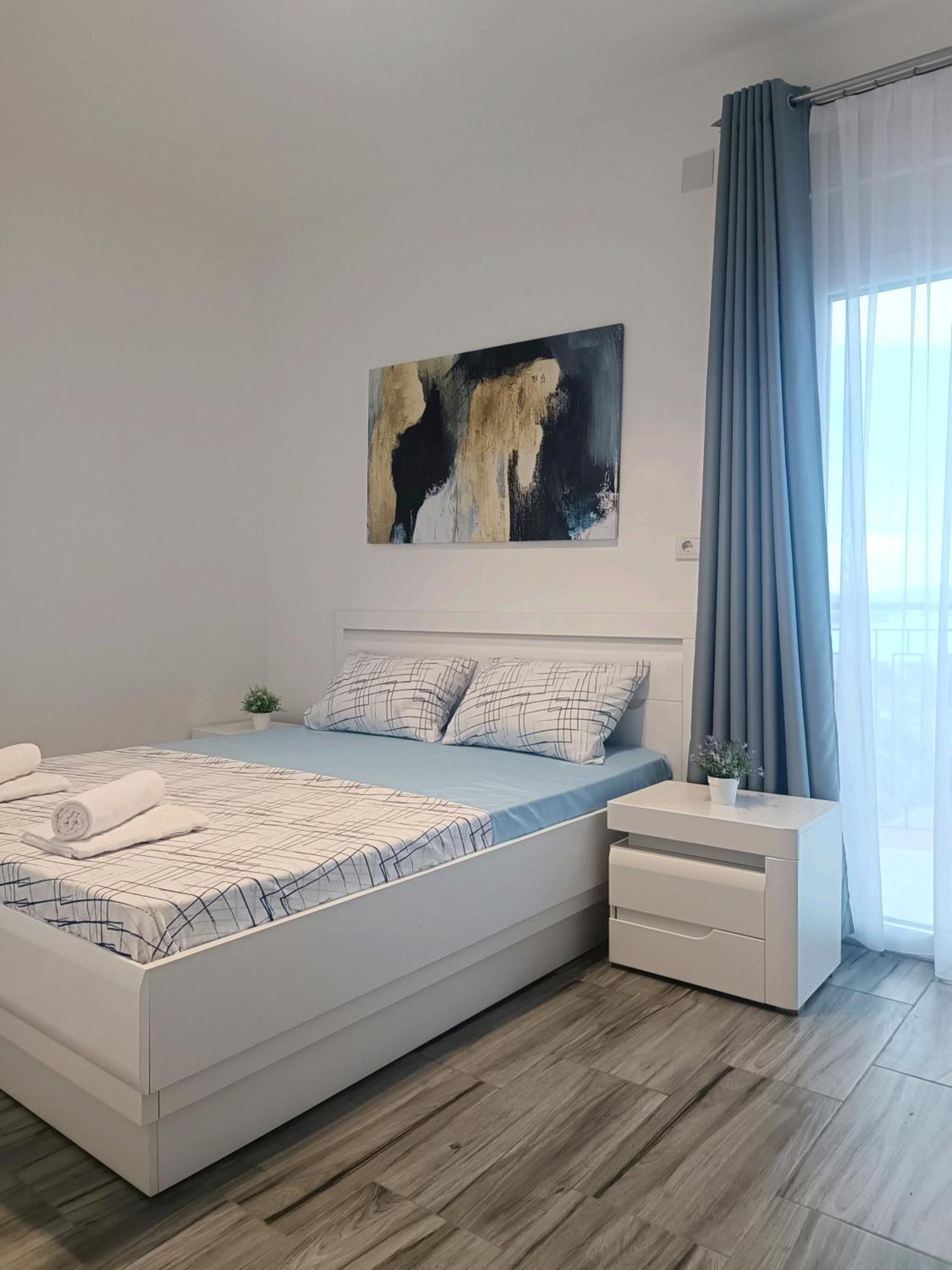 Eden Apartments Tivat Buitenkant foto
